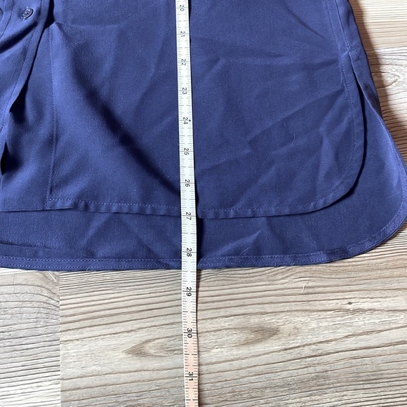 Vince Womens Silk Button Down blouse Size 2 Navy Classic Designer Luxury - Picture 8 of 10